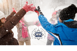 zdjęcie przedstawia dzieci podczas ferii zimowych